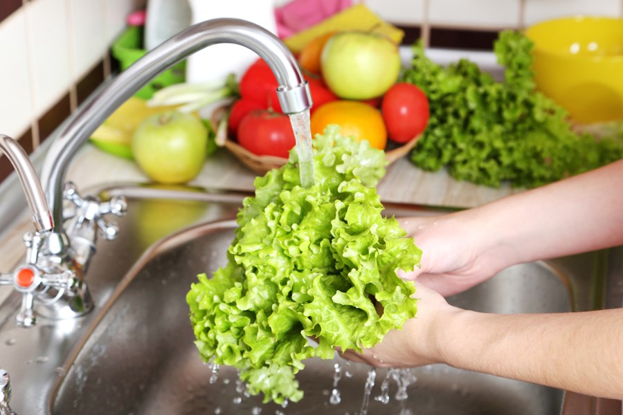 Sự thật rửa rau quả bằng nước ion kiềm có tốt không?